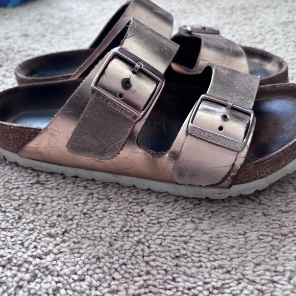 Birkenstock rose gold soft footbed sandals - Picture 5 of 5